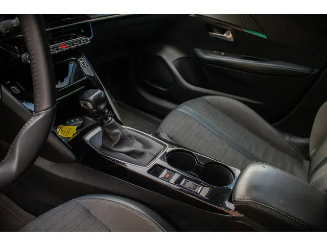 Peugeot 208 1.5 BlueHDi Allure Pack 2022 Diesel 18