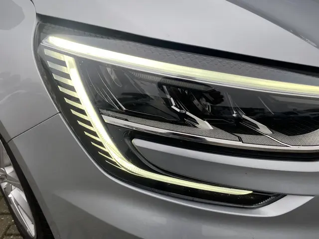 Renault Mégane Estate 1.3 TCe 140 Equilibre 2023 Benzine 4