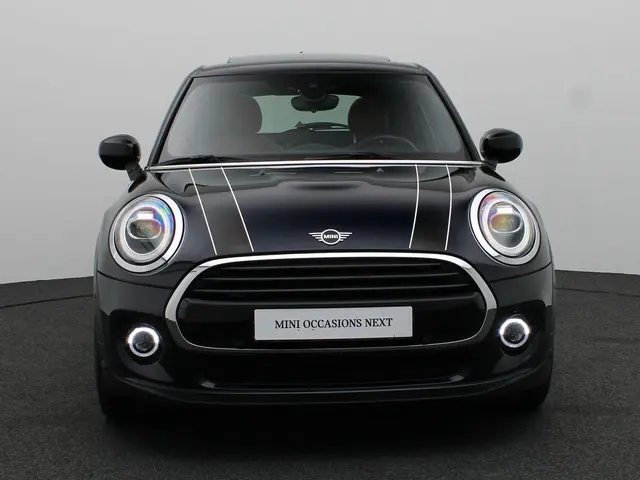MINI 5-Deurs Cooper 60 Years Edition 2019 Benzine 3