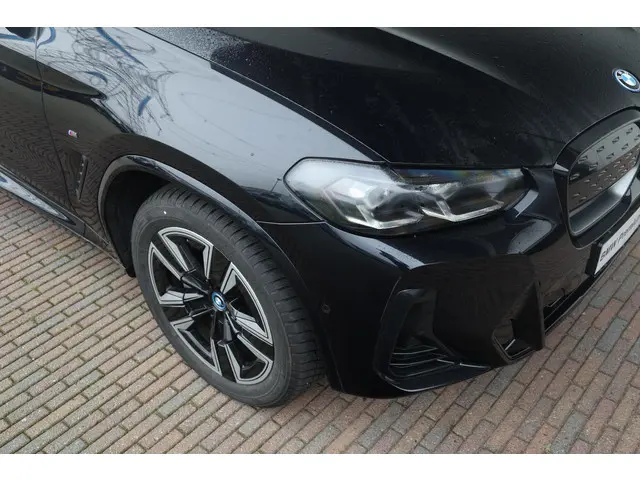 BMW iX3 Executive 80 kWh 2024 Elektrisch 8