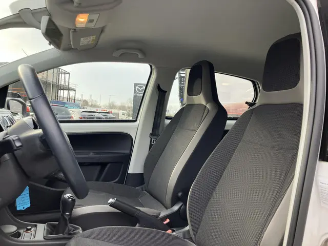 Volkswagen up! 1.0 high up! BlueMotion 2015 Benzine 4