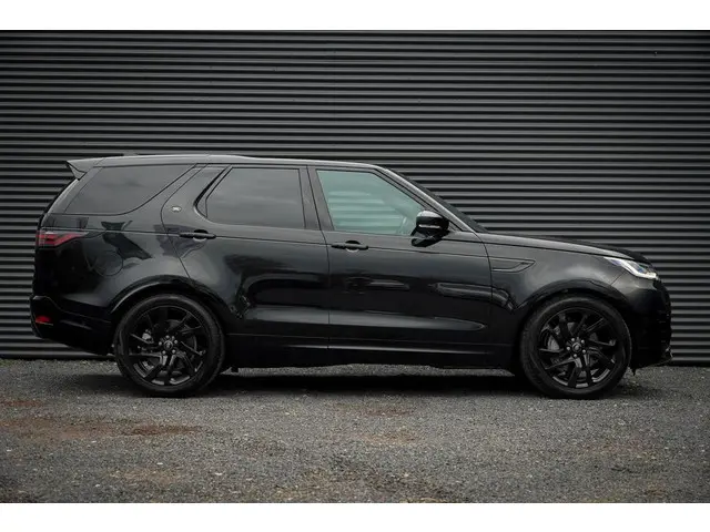 Land Rover Discovery 3.0 D250 R-Dynamic SE 2024 Diesel 13