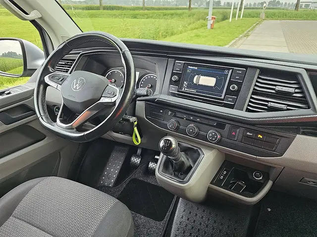 Volkswagen Transporter 2.0 TDI 2022 Diesel 8