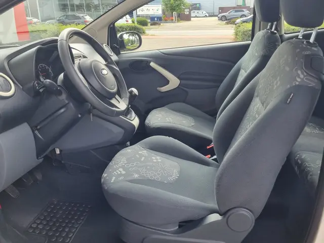 Ford Ka 1.2 Champions Edition start/stop 2013 Benzine 4