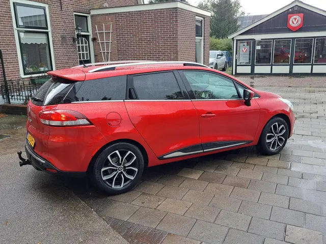 Renault Clio Estate 0.9 TCe Limited/Trekhaak 2018 Benzine 8