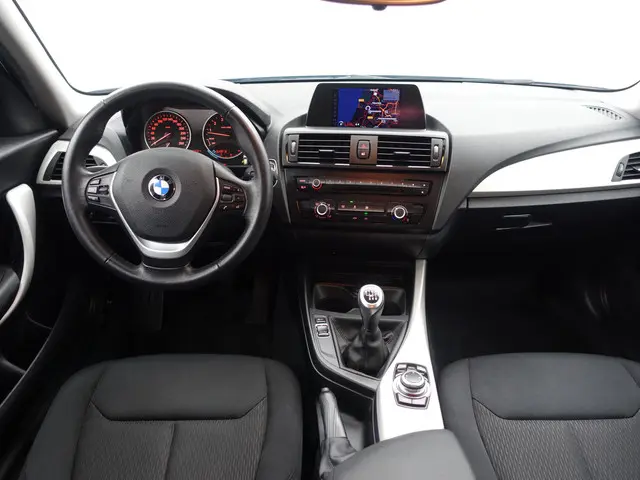 BMW 1 Serie 114i EDE High Executive 2013 Benzine 7