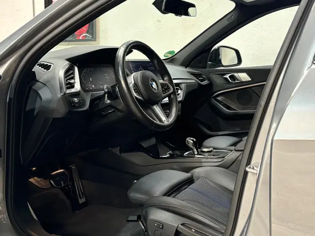 BMW 1 Serie 120i Business Edition 2022 Benzine 6