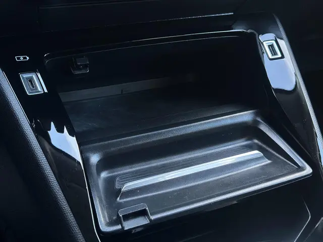 Peugeot 2008 1.2 PureTech 130pk Allure 2021 Benzine 22