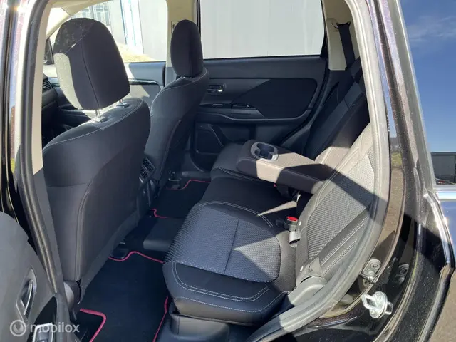 Mitsubishi Outlander 2.4 PHEV Pure + 2020 Hybride Benzine 7