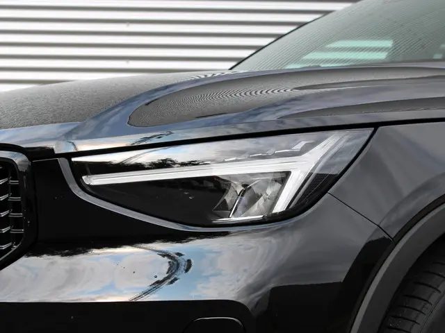 Volvo XC40 2.0 B4 Plus Black Edition 2025 Benzine 3