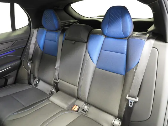 Lynk & Co 01 1.5 PHEV Plug-In 2023 Hybride Benzine 33