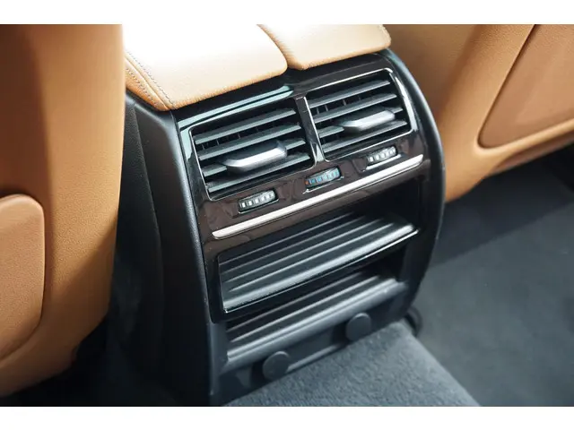 BMW 5 Serie Touring 530i xDrive Executive 2017 Benzine 30