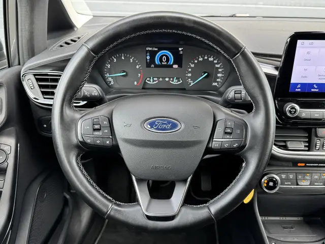 Ford Fiesta 1.0 ECOBOOST HYBRID TITANIUM 2022 Benzine 20