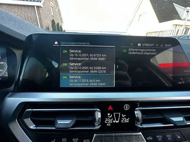 BMW 3 Serie 330e Sport Edition 2019 Hybride Benzine 17