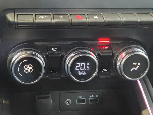 Renault Clio 1.0 TCe 90 GPF techno 2024 Benzine 12