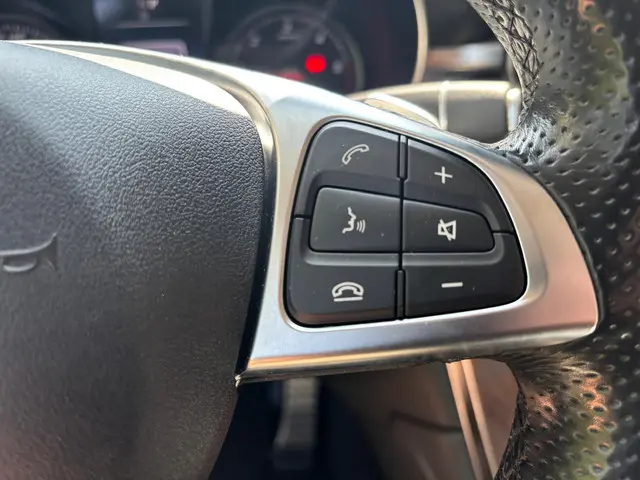 Mercedes-Benz GLC 250 d 4MATIC Edition 1 2016 Diesel 28