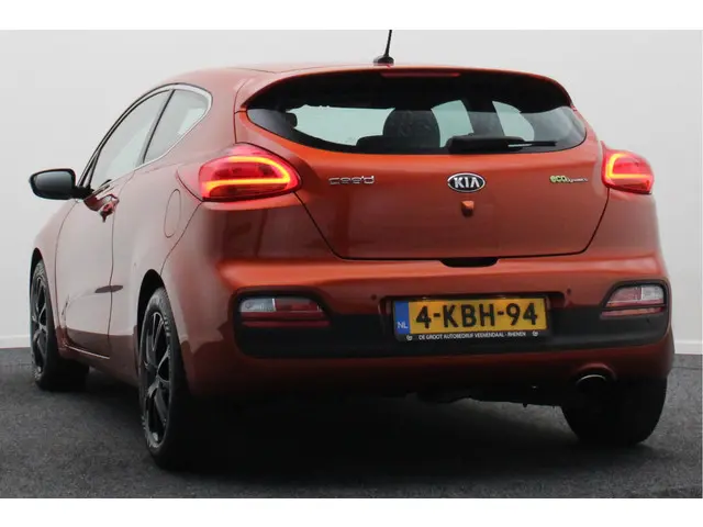 Kia pro_cee'd 1.6 GDI Business Pack 2013 Benzine 16
