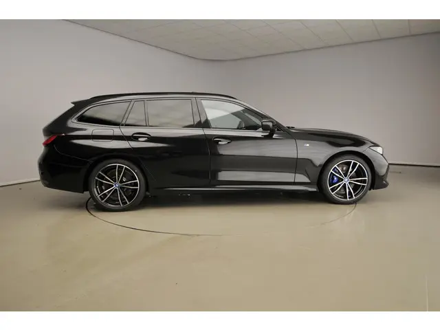 BMW 3 Serie Touring 320e 2024 Hybride Benzine 4