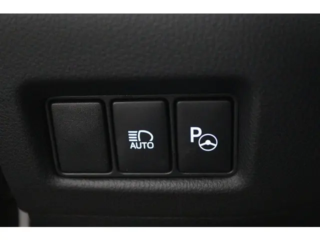 Toyota C-HR 1.8 Hybrid Bi-Tone 2018 Hybride Benzine 29