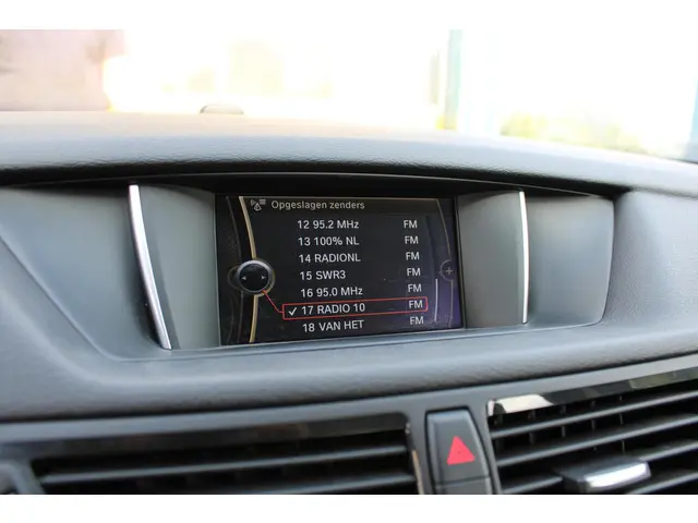 BMW X1 sDrive20i High Executive 2015 Benzine 23