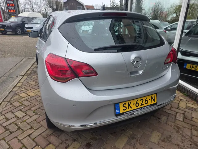 Opel Astra 1.4 Turbo Design Edition 2014 Benzine 6