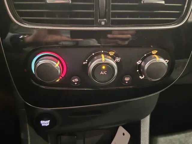 Renault Clio Estate TCe 90PK Limited 2019 Benzine 12