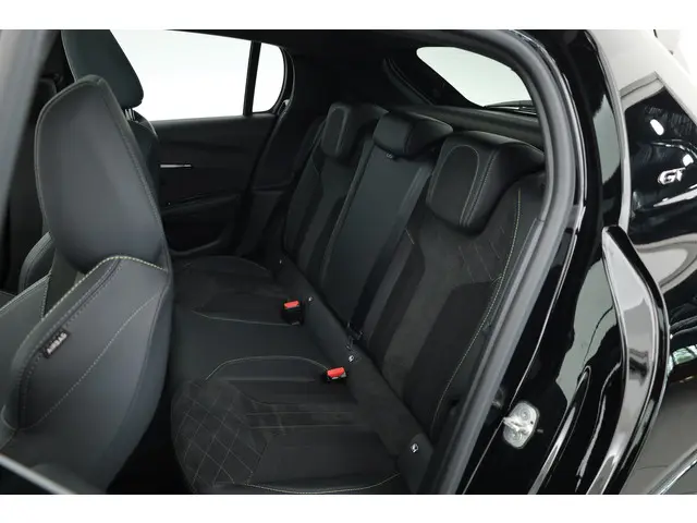 Peugeot 208 1.2 PureTech GT Pack 2022 Benzine 18