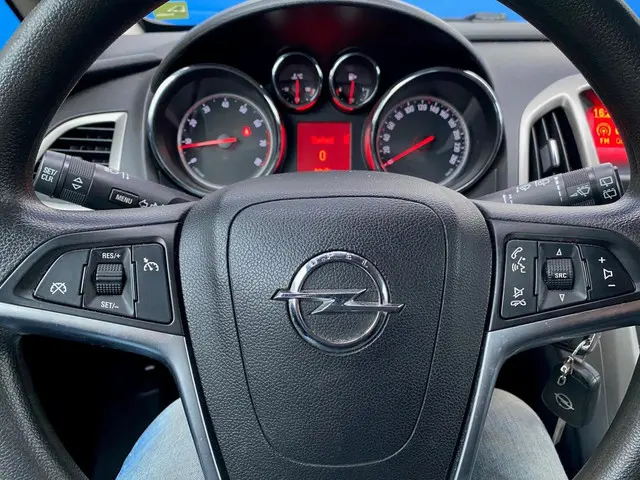 Opel Astra 1.4 Turbo cruise trek airco 2012 Benzine 18