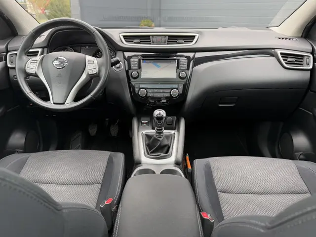 Nissan QASHQAI 1.2 Premier Edition 2014 Benzine 10