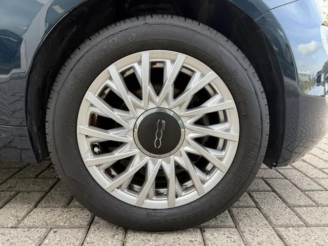 Fiat 500 1.0 Hybrid Launch Edition 2021 Hybride Benzine 10