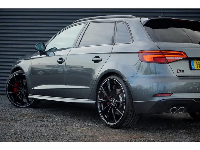 Audi A3 2.0 TFSI S3 quattro Pro Line Plus 2019 Benzine 43