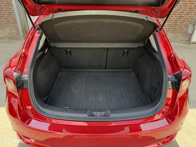 Mazda 3 2.0 SkyActiv-G 120 GT-M 2017 Benzine 11
