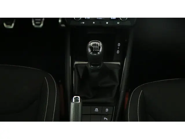 Škoda Kamiq 1.0 TSI 115pk Monte Carlo 2024 Benzine 35