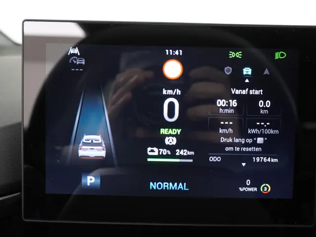 MG MG4 Electric Luxury 64 kWh 2023 Elektrisch 28