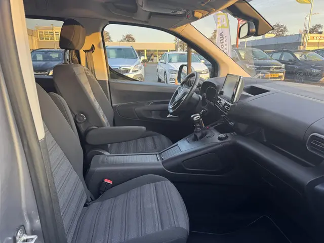 Opel Combo Tour 1.2 Turbo L2H1 Edition 7p. 2019 Benzine 11