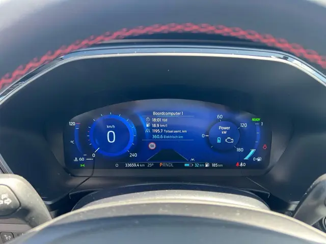 Ford Kuga 2.5 PHEV ST-Line X 2023 Hybride Benzine 12