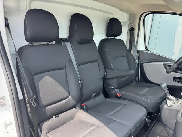 Nissan NV300 * L2H1 * Airco * Trekhaak * Imperiaal * 2019 Diesel 27