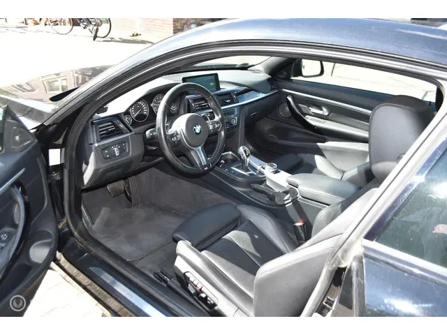 BMW 4 Serie Coupé 435i High Executive Aut 2014 Benzine 17
