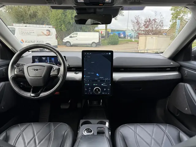 Ford Mustang Mach-E RWD 75 kWh 2021 Elektrisch 18