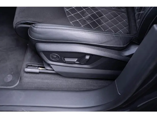 Audi Q8 55 TFSI quattro 2019 Benzine 51