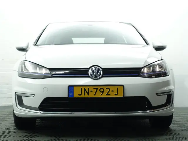 Volkswagen e-Golf Highline Aut- 2016 Elektrisch 28
