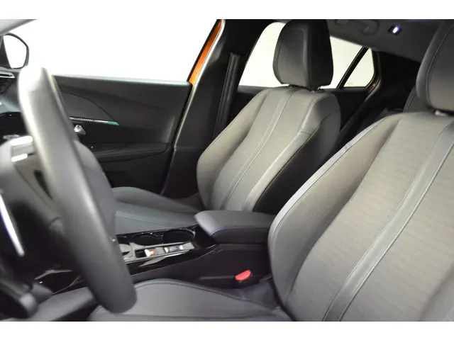 Peugeot 2008 1.2 Puretech 130pk Allure 2021 Benzine 7