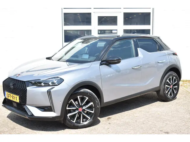 DS DS 3 PureTech 130 EAT8 Performance Line 2024 Benzine 8