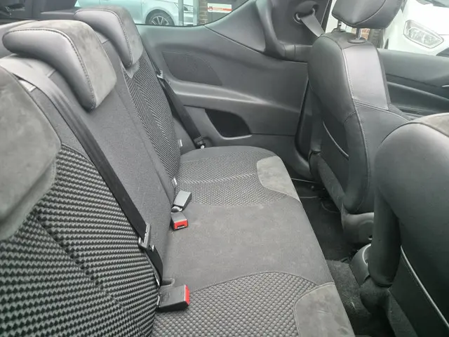 Citroën DS3 Cabrio 1.2 VTi So Chic 2014 Benzine 29