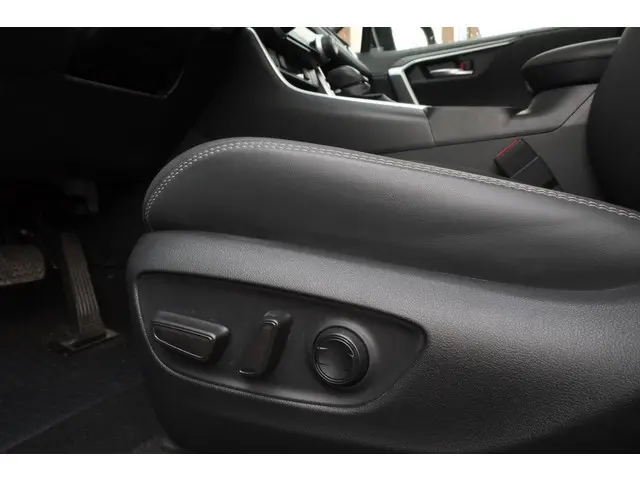 Toyota RAV4 2.5 Hybrid Dynamic 2024 Hybride Benzine 14