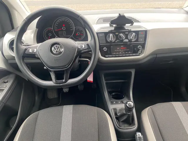 Volkswagen up! 1.0 BMT high up! 2019 Benzine 11