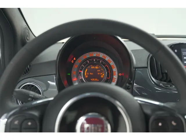 Fiat 500 1.0 Hybrid Dolcevita 2022 Benzine 34