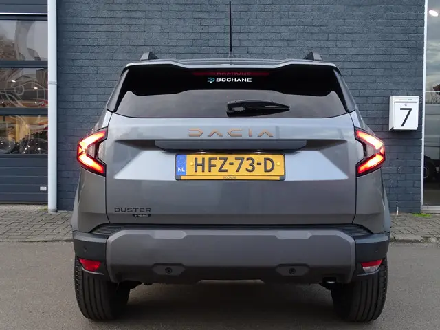 Dacia Duster 1.6 Hybrid 140 Extreme 2025 Hybride Benzine 16