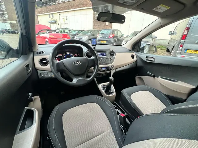 Hyundai i10 1.0i i-Motion 5 DRS 2014 Benzine 9