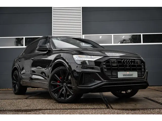 Audi Q8 55 TFSI-E quattro 2023 Hybride Benzine 8